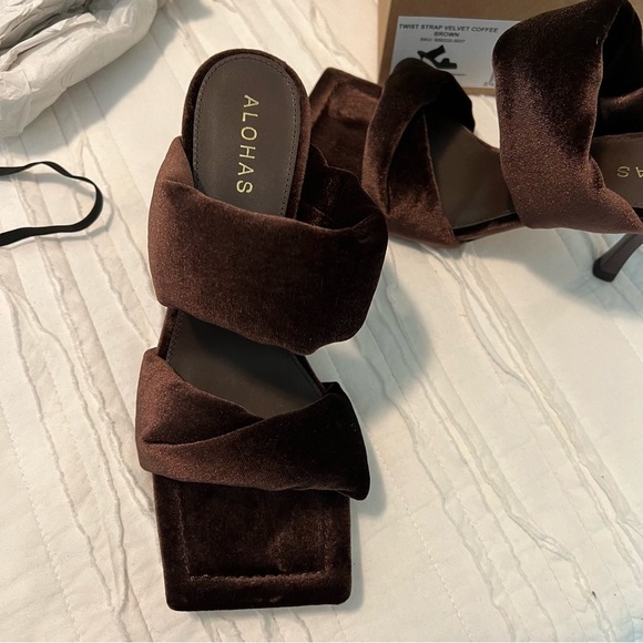 Anthropologie Brown Velvet Heels - Picture 6 of 11